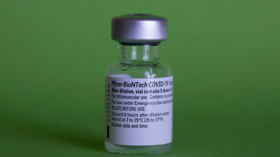 Pfizer và BioNTech tiến hành thử nghiệm vaccine đặc trị Omicron