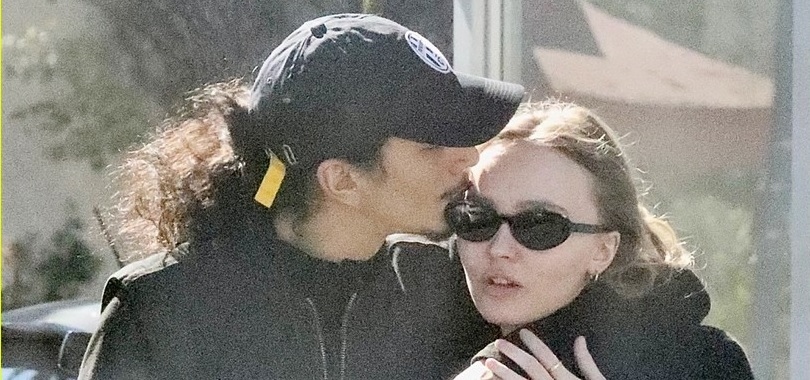 Ái nữ nhà Johnny Depp diện đồ đồng điệu đi ăn trưa cùng bạn trai