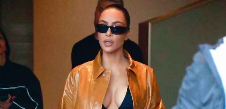 Kim Kardashian diện mốt khoe nội y nóng bỏng dự show thời trang