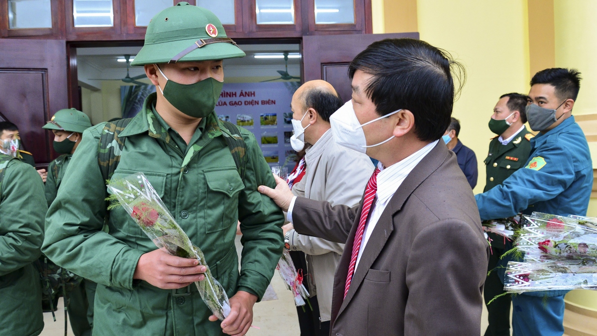 Hơn 1000 thanh niên tỉnh Điện Biên lên đường nhập ngũ