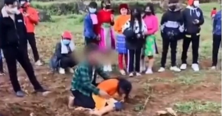 Cháu nội Vua Mèo Vương Chí Sình lên tiếng về clip bắt vợ xôn xao ở Hà Giang