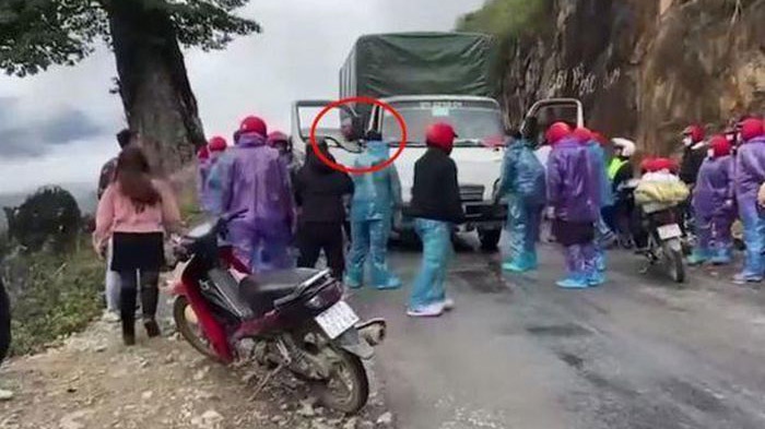 Tạm giữ 1 người trong nhóm phượt hành hung tài xế ở Hà Giang