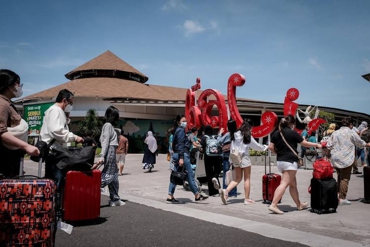 Indonesia hạn chế khách quốc tế nhập cảnh và đưa ra lệnh giới nghiêm ở thủ đô Jakarta