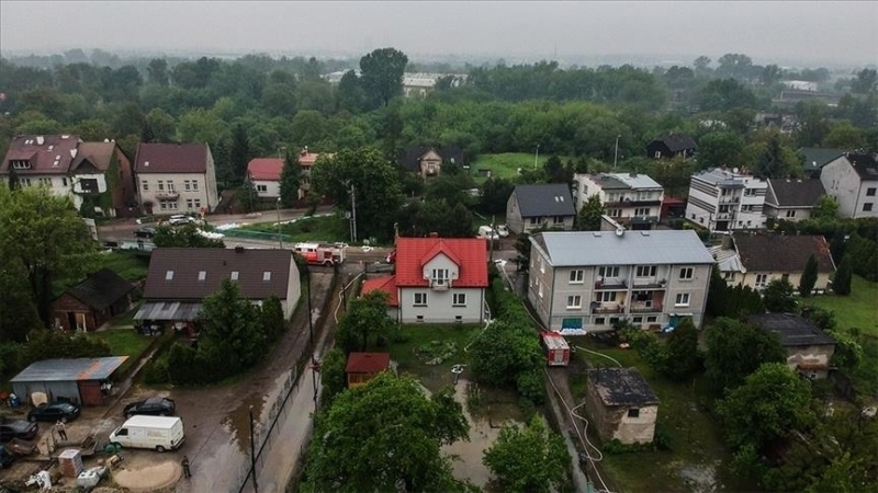 4 người chết, 400.000 ngôi nhà mất điện do bão Eunice ở Ba Lan