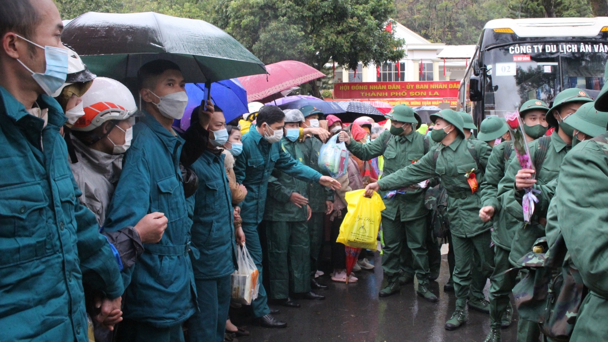 Hơn 1.500 thanh niên tỉnh Sơn La hăng hái lên đường nhập ngũ