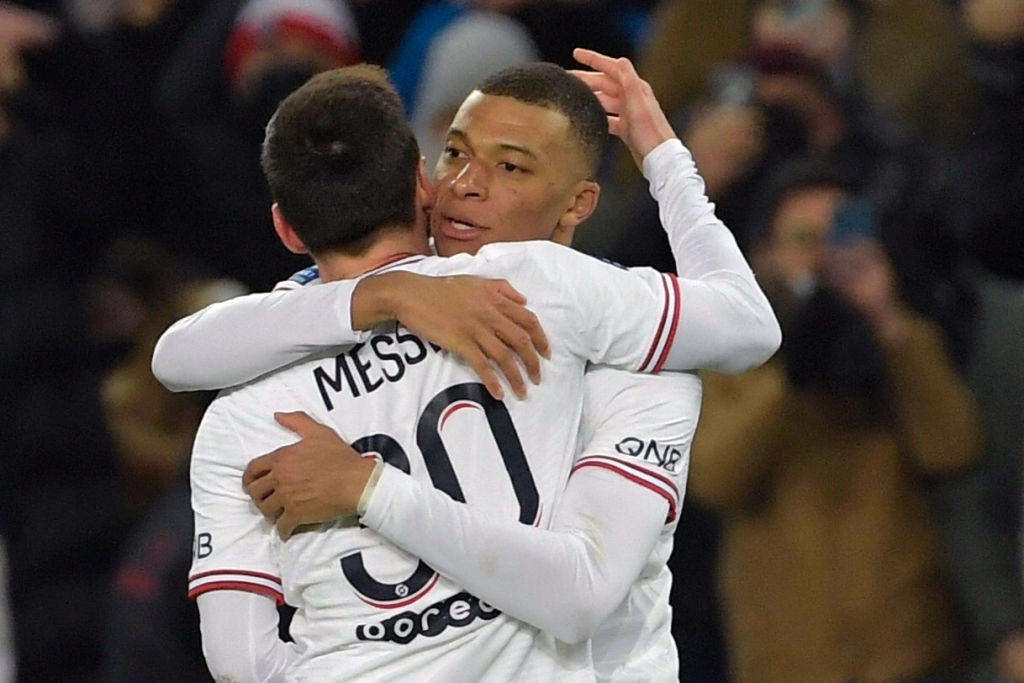Messi kiến tạo cho Mbappe ghi bàn, PSG thắng Rennes ở phút 90+3