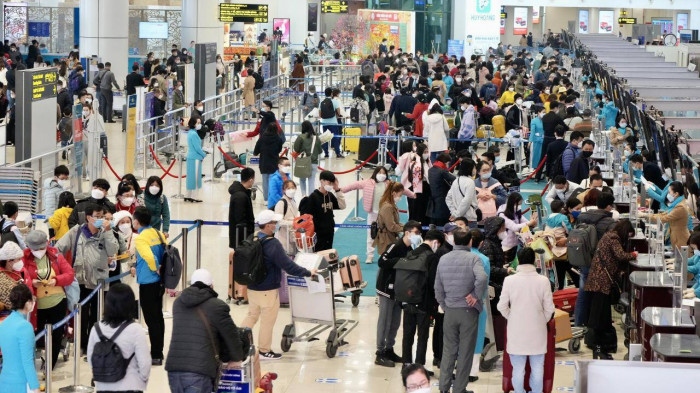 Kỷ lục hơn 100.000 khách qua sân bay Nội Bài, Tân Sơn Nhất trong ngày 7/2