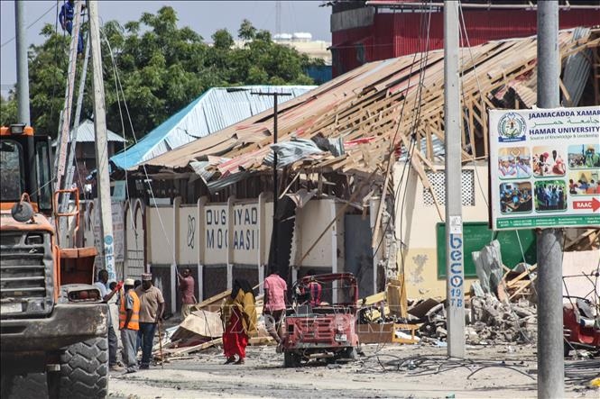 Đánh bom tự sát trước thềm bầu cử Hạ viện Somalia: Hơn 30 người thương vong