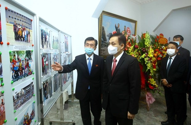 Trưởng Ban Đối ngoại Trung ương thăm Đại sứ quán Triều Tiên tại Hà Nội