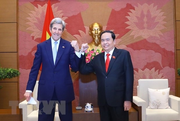 Ông Trần Thanh Mẫn tiếp Đặc phái viên của Tổng thống Hoa Kỳ John Kerry
