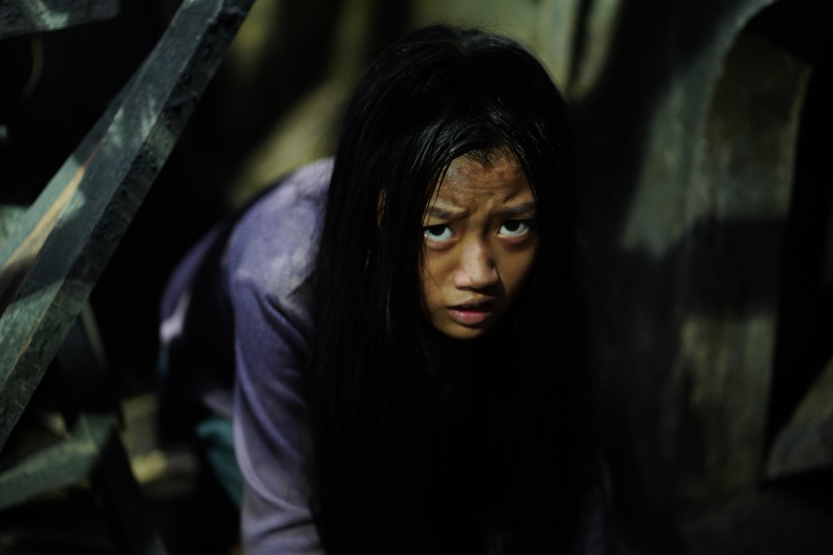 Diệu Nhi trầy da tróc vảy, Quang Tuấn ôm con gái khóc đỏ mắt trong "Bóng đè"