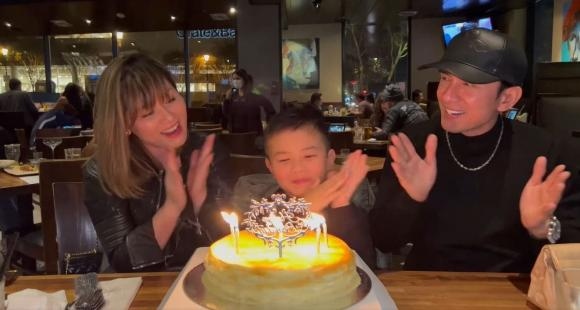 Chuyện showbiz: Ca sĩ Đan Trường hội ngộ vợ cũ mừng sinh nhật con trai Thiên Từ