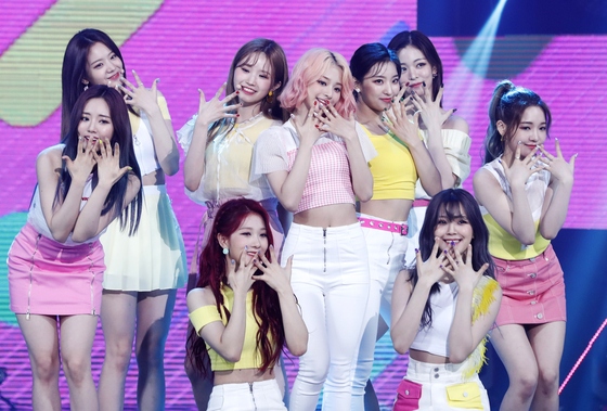 Nhóm Seventeen, Fromis_9 "sứt mẻ" lực lượng vì Covid-19