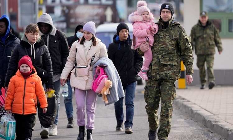 WHO cảnh báo cuộc chiến ở Ukraine sẽ khiến đại dịch Covid-19 tồi tệ hơn