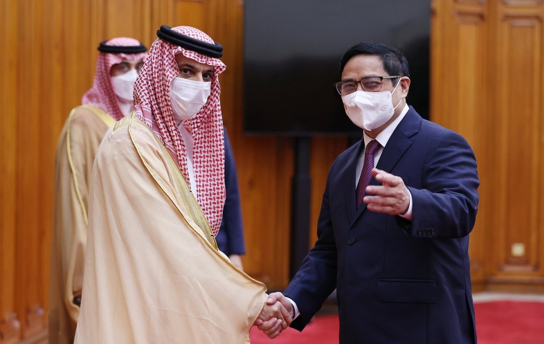 Thủ tướng tiếp Bộ trưởng Ngoại giao Saudi Arabia Faisal Bin Farhan Al Saud