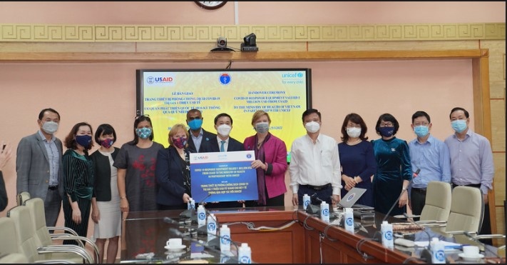 USAID, UNICEF provide Vietnam with US$1 million in COVID-19 supplies