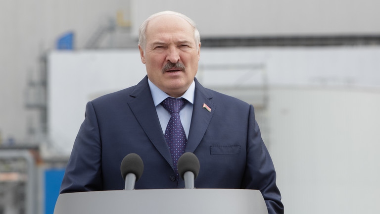 Tổng thống Belarus đề nghị Nga cung cấp thêm hệ thống phòng không S-400