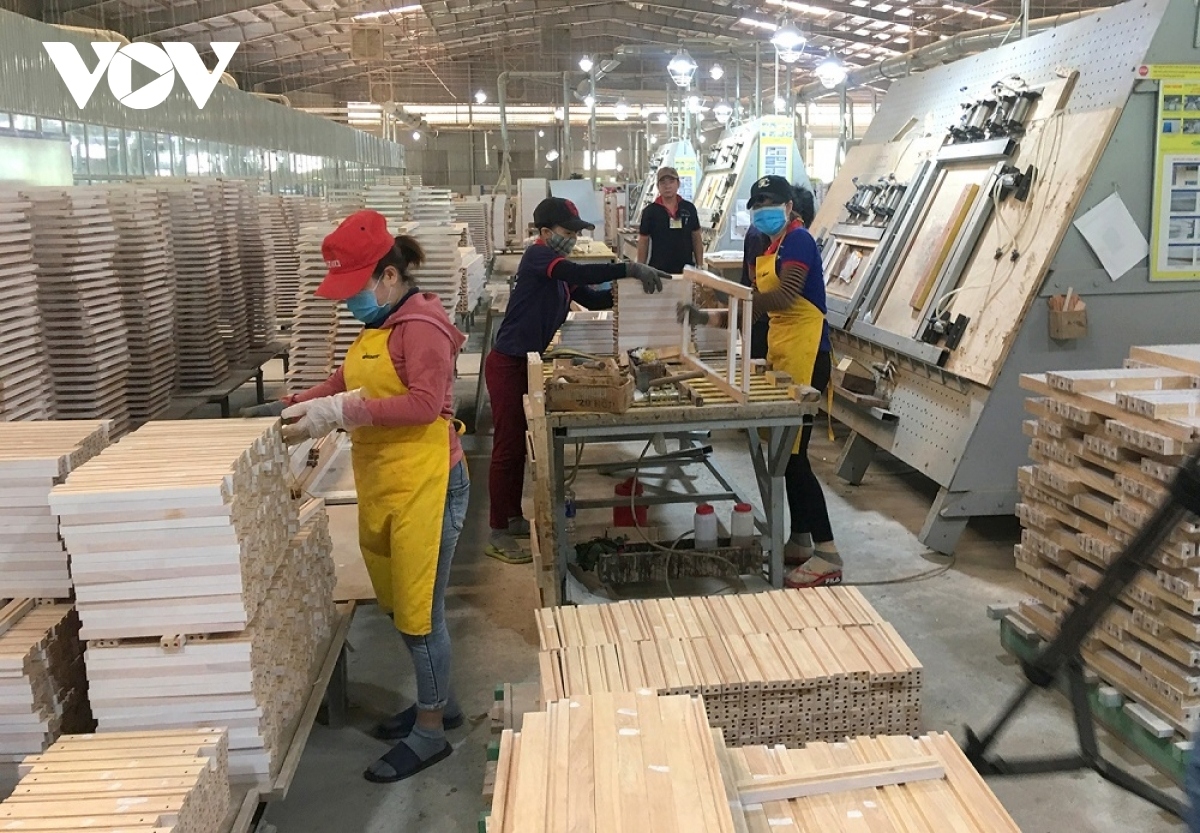 Xung đột Nga – Ukraine: Giảm tác động bất lợi đối với ngành gỗ Việt Nam