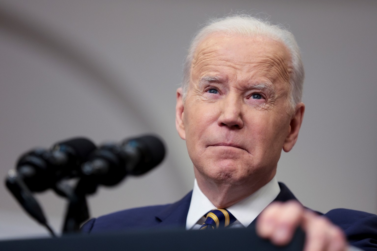 Tổng thống Biden nói "không thể làm gì nhiều" trước cảnh giá xăng tăng vọt