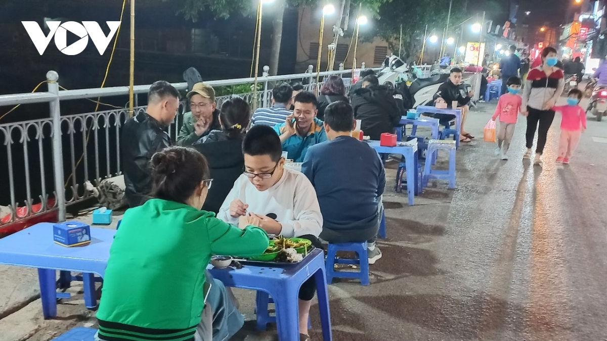 Hà Nội bỏ quy định nhà hàng, quán ăn phải đóng cửa trước 21h hàng ngày