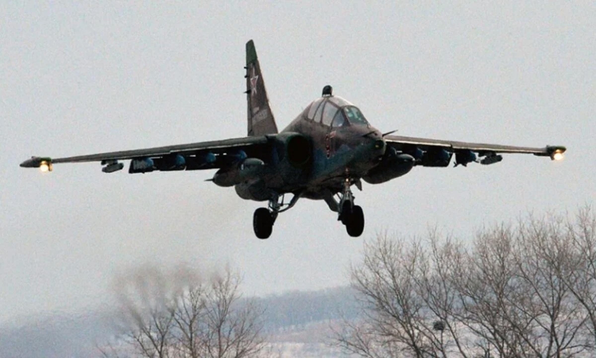 Máy bay Su-25 của Nga trúng tên lửa Ukraine