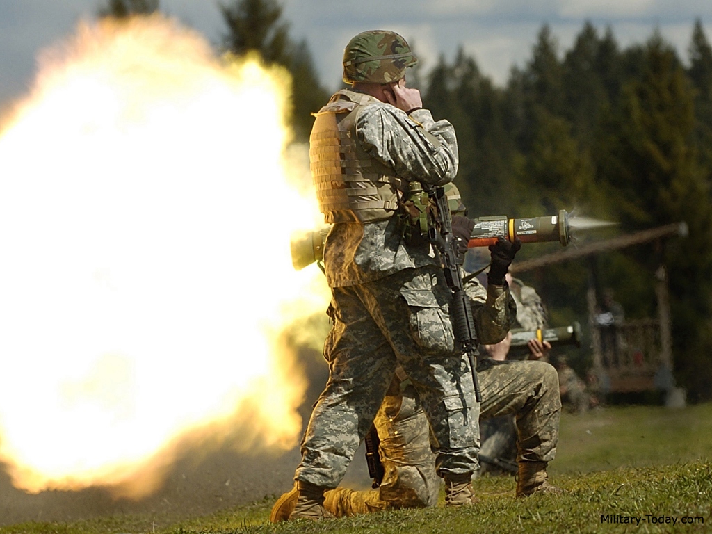Xem binh sỹ Mỹ diễn tập với súng chống tăng vác vai AT4
