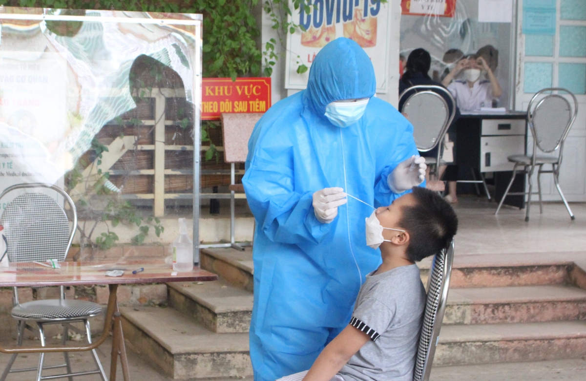Ngày 6/4, Việt Nam có hơn 49.000 ca COVID-19 mới và hơn 130.000 ca khỏi bệnh