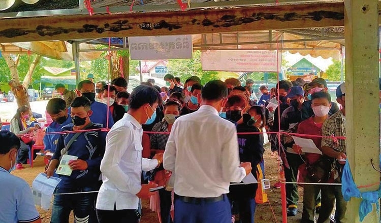 Campuchia xem xét khôi phục lại việc xét nghiệm nhanh tại cửa khẩu