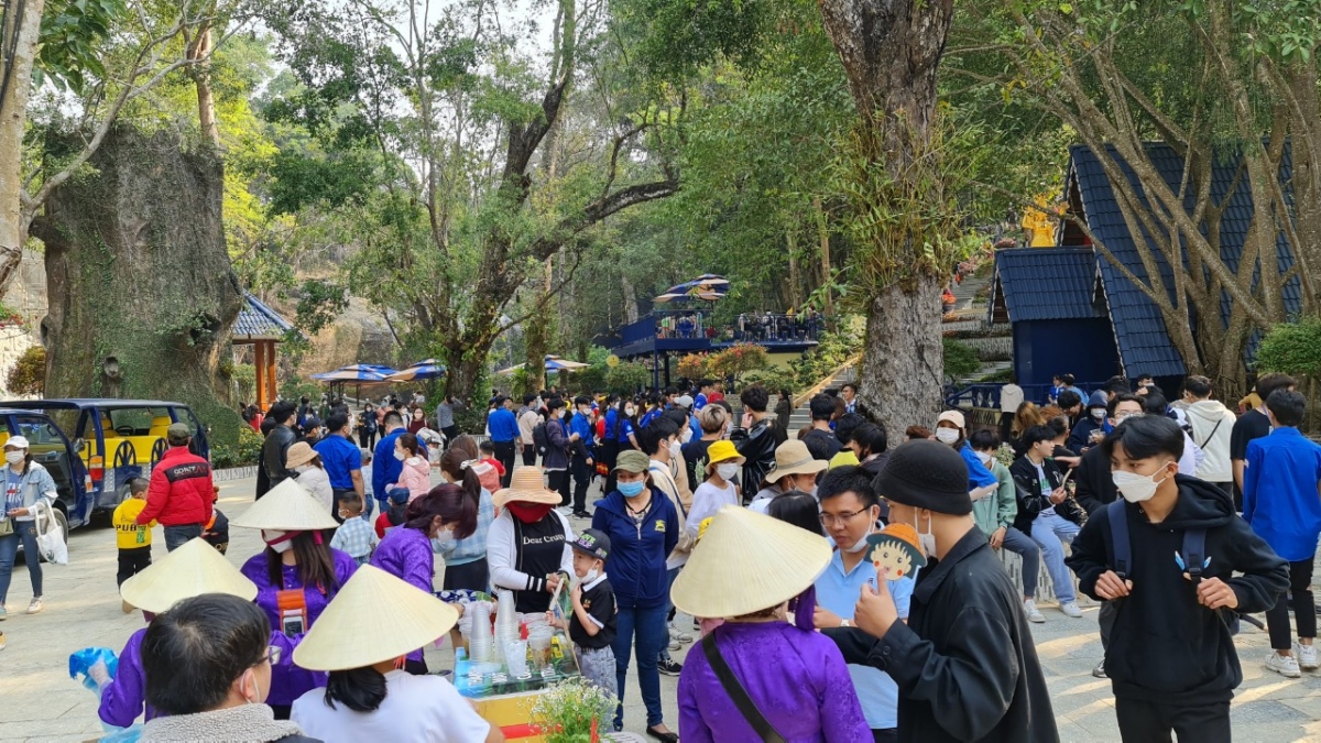 Đà Lạt thu hút đông du khách trong dịp Giỗ Tổ Hùng Vương