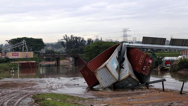 Nam Phi đẩy nhanh công tác cứu hộ sau trận lũ lụt lịch sử