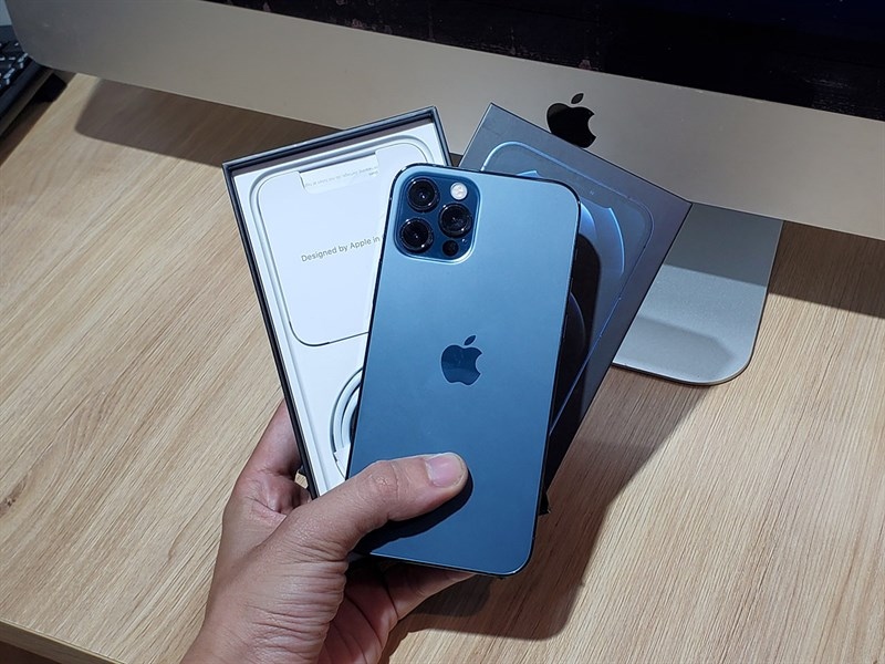 Apple bị buộc bồi thường hơn 1.000 USD cho khách hàng vì thiếu bộ sạc iPhone