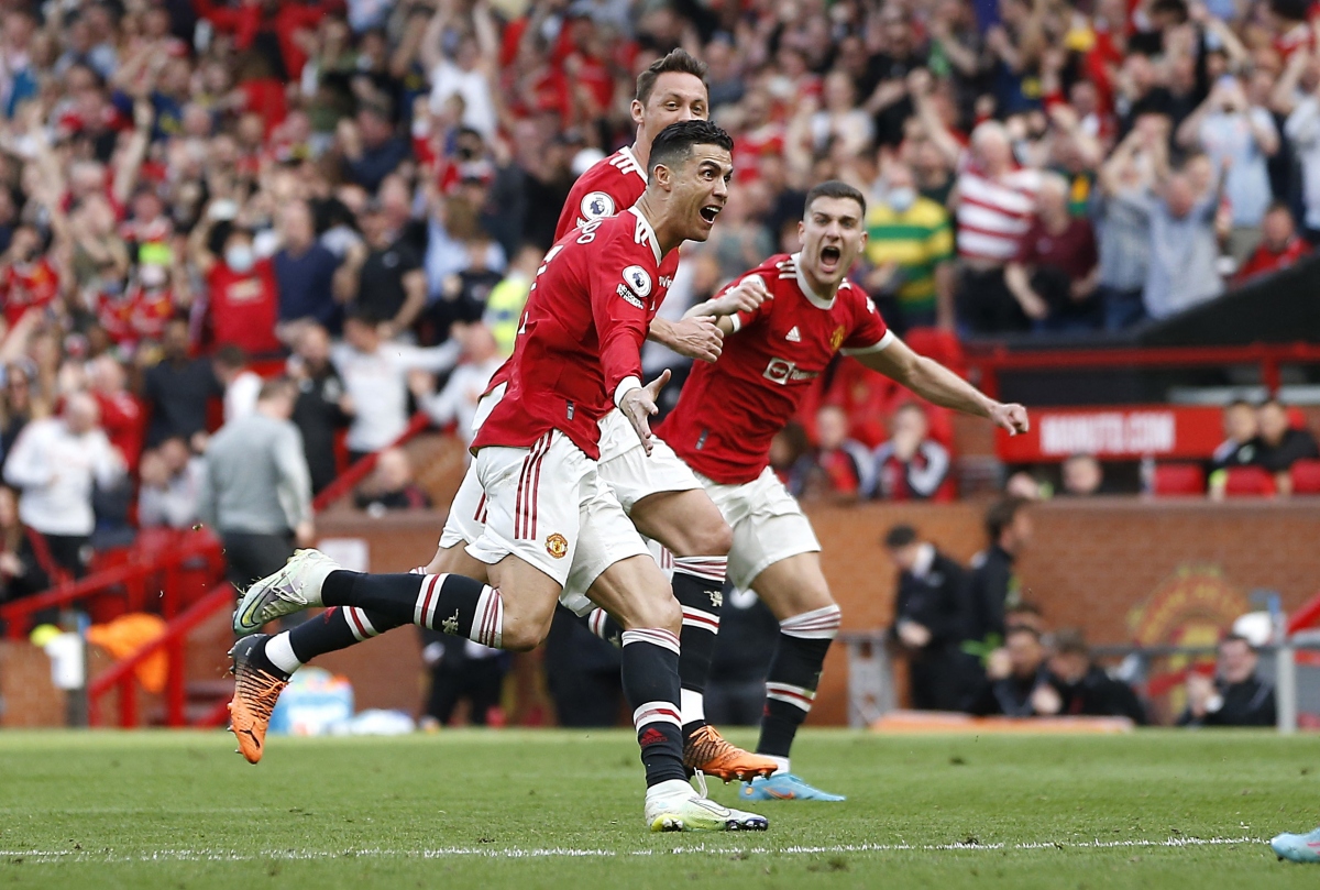 Ronaldo lập hat-trick, MU thắng nhọc nhằn đội cuối bảng Norwich trên sân nhà