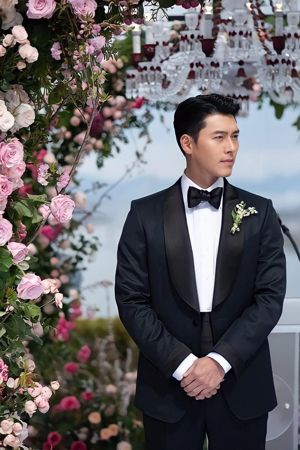 Ngất ngây trước vẻ điển trai của Hyun Bin trong đám cưới với Son Ye Jin