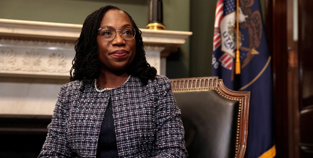 Mỹ lần đầu tiên trong lịch sử có một nữ thẩm phán da màu trong Tòa án tối cao