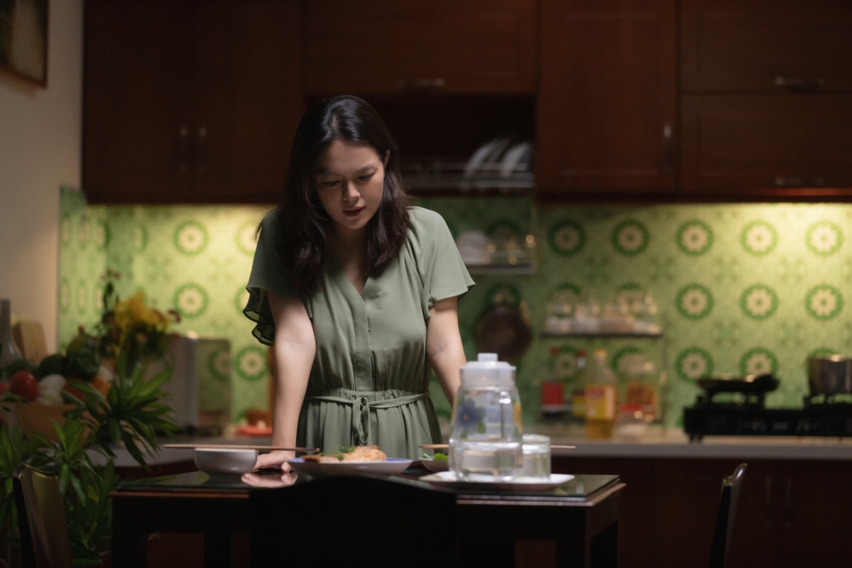 Phạm Quỳnh Anh lần đầu vào vai "ác" trong MV mới, hát về đề tài mẹ con đầy cảm xúc