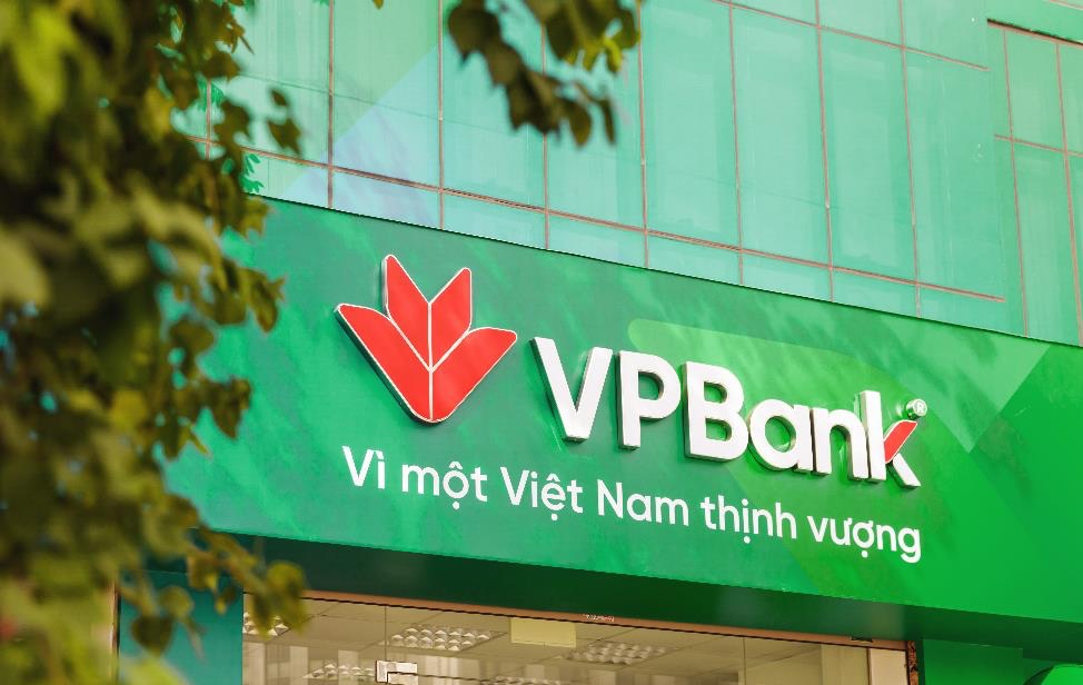 Các chi nhánh VPBank đồng loạt “thay áo mới”