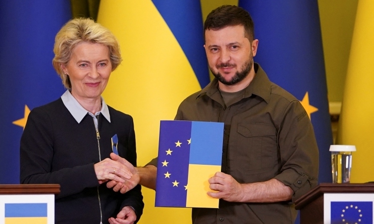EU thực hiện “bước đi quan trọng”, tiến gần hơn đến việc kết nạp Ukraine