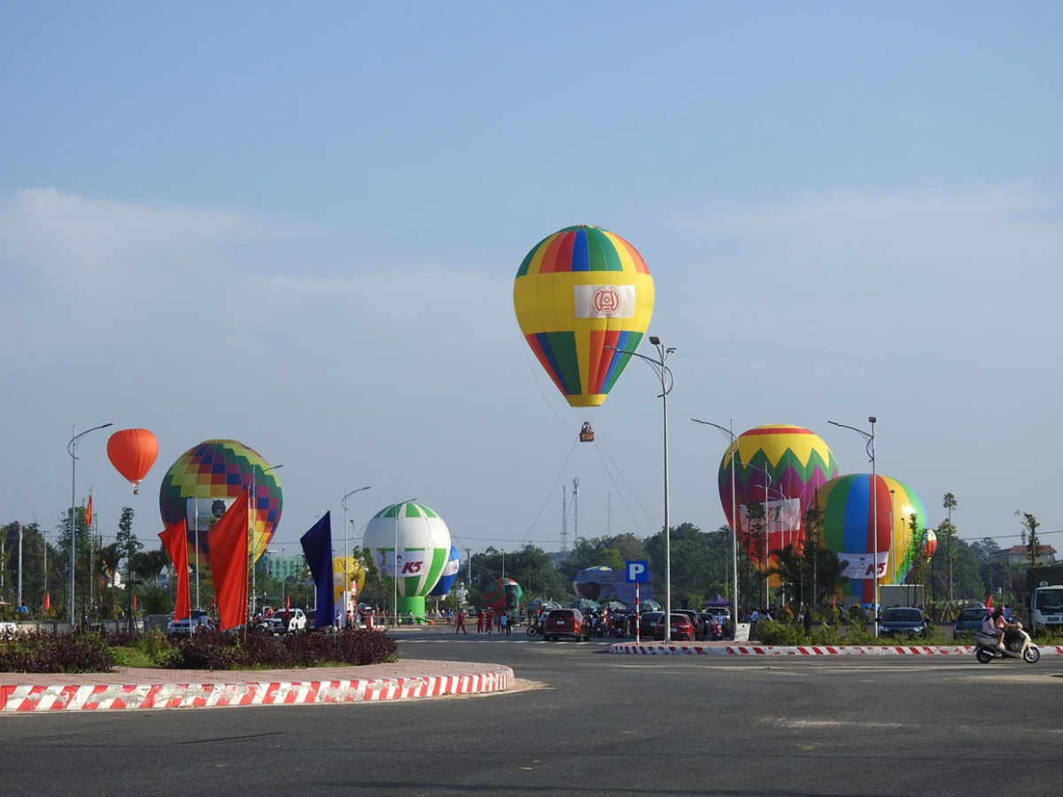Kon Tum: Lễ hội Khinh khí cầu thu hút đông đảo khách du lịch