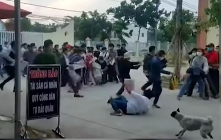 Vụ xô nhau ngã lăn khi làm thủ tục đất: Chủ tịch tỉnh Bình Phước chỉ đạo khẩn