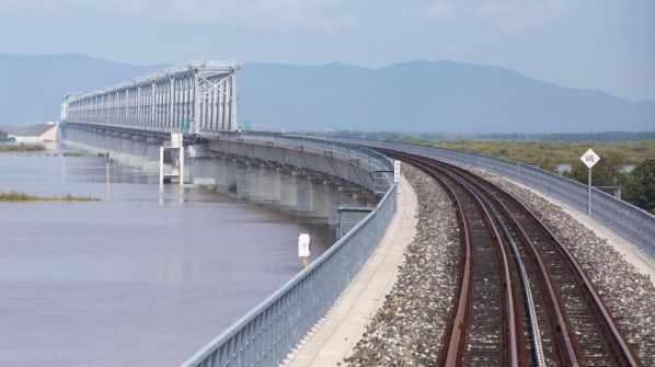 Nga khánh thành cầu đường sắt xuyên biên giới đầu tiên kết nối với Trung Quốc