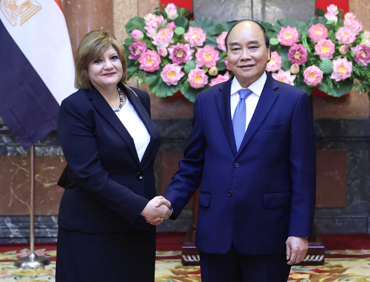 Chủ tịch nước Nguyễn Xuân Phúc tiếp 2 Đại sứ Belarus và Ai Cập trình Quốc thư 