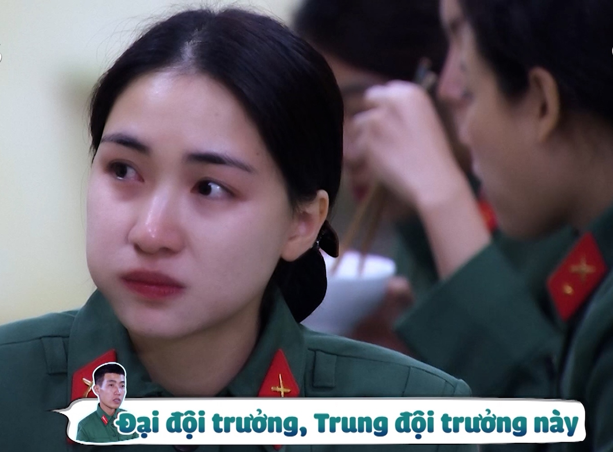 Chuyện showbiz: Hòa Minzy rơi nước mắt vì nhớ bé Bo