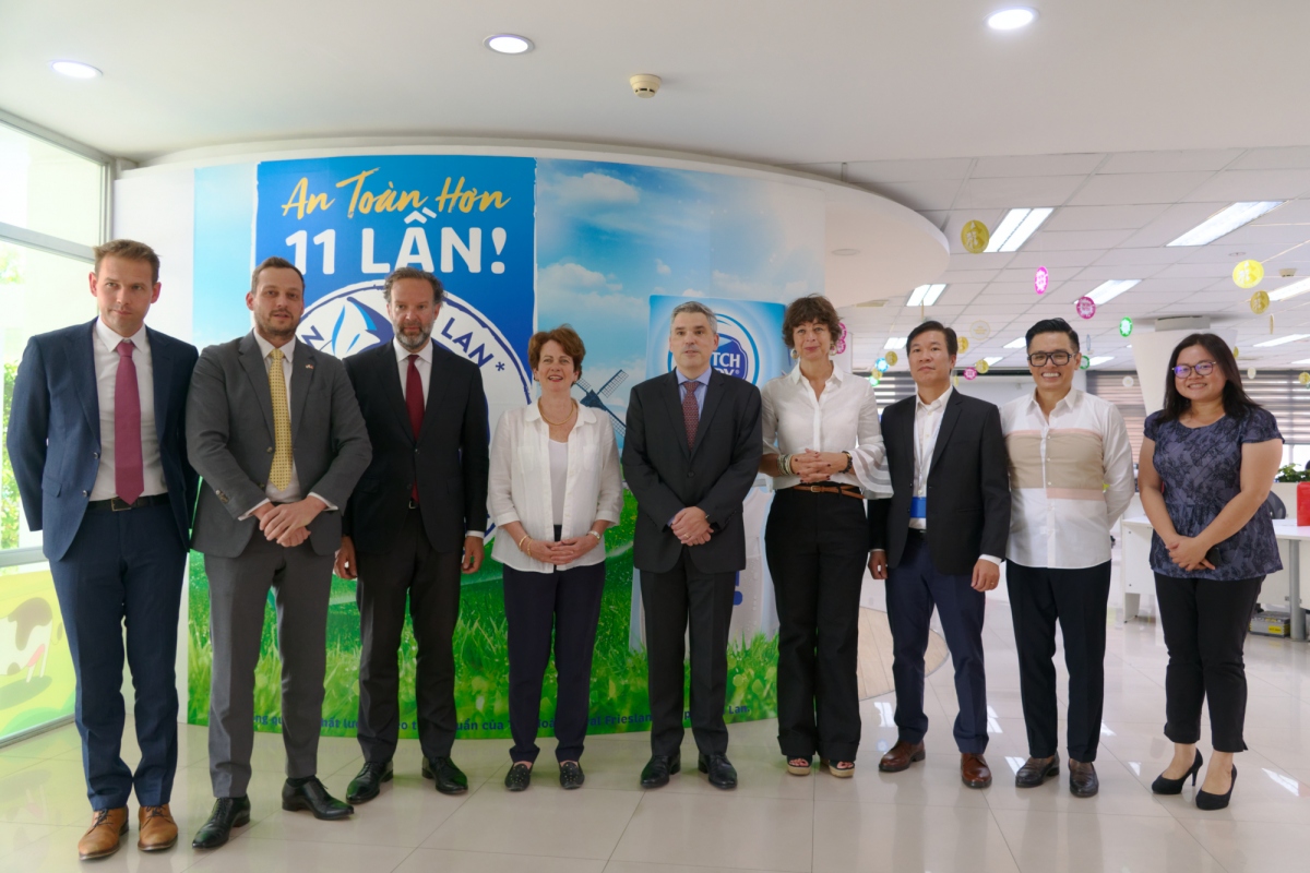 Thứ trưởng Hà Lan ghi nhận những thành tích của FrieslandCampina Việt Nam
