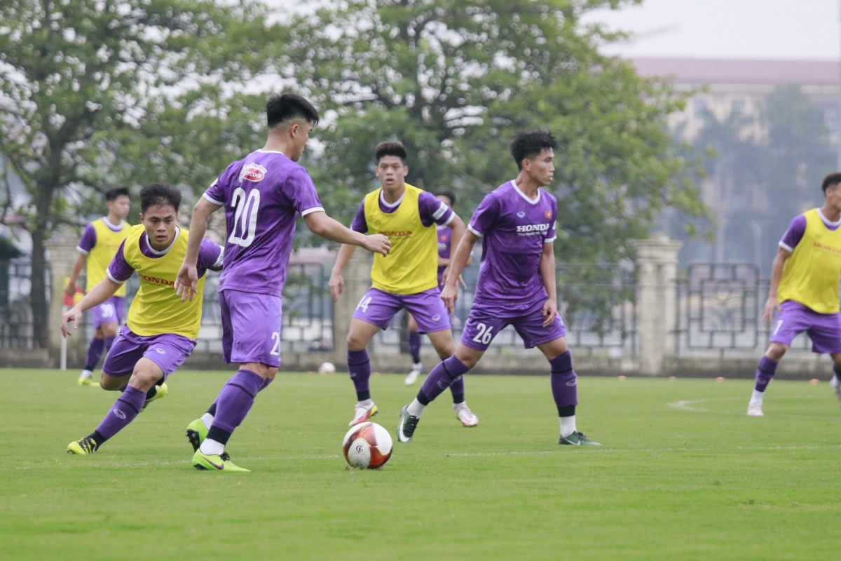 U23 Việt Nam tập buổi cuối trên sân Việt Trì, sẵn sàng so tài với U20 Hàn Quốc