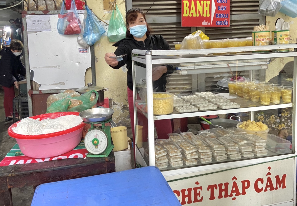 Bán bánh trôi, bánh chay kiếm bộn tiền ngày Tết Hàn thực
