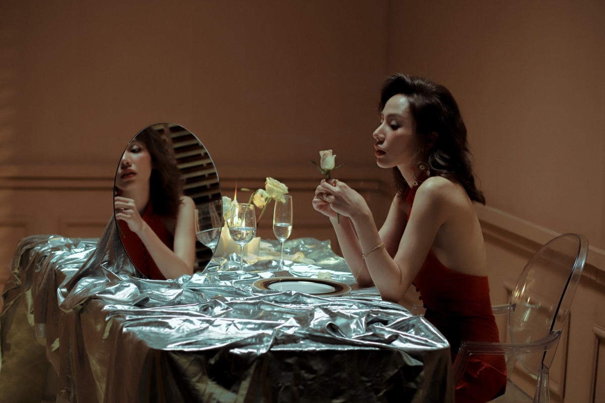 GiGi Huơng Giang ra mắt cả 3 MV cho ca khúc chủ đề cùng một ngày