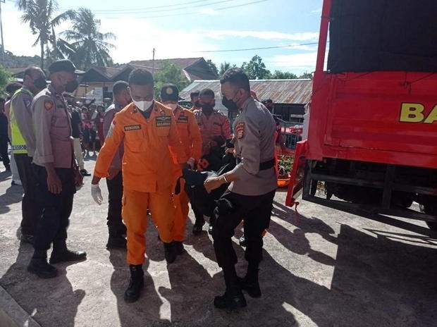 Xe tải đâm vào núi ở Indonesia khiến 18 người thiệt mạng