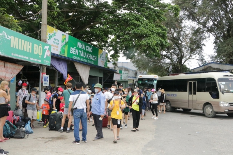 Đường ra đảo Cát Bà (Hải Phòng) giảm ùn tắc đáng kể so với mọi năm