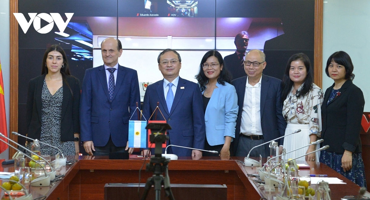 Đài Tiếng nói Việt Nam và Đài PTTH Argentina ký kết thỏa thuận hợp tác