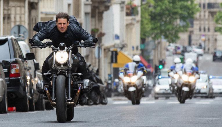 Tom Cruise liên tiếp đối mặt với thách thức nguy hiểm trong trailer Mission: Impossible 7